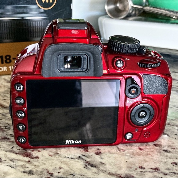 Like New Red Nikon D3100 Digital SLR Camera with 18-55mm NIKKOR VR Lens - Picture 4 of 11